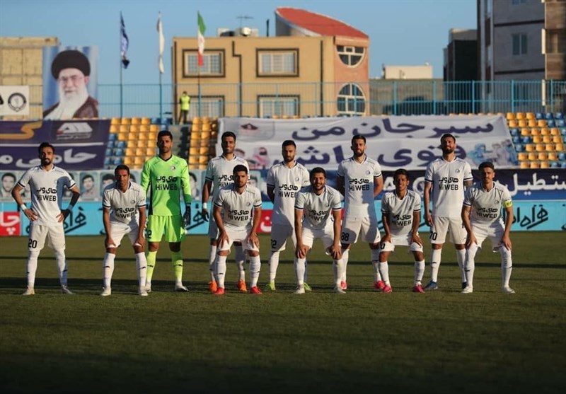 استقلالی‌ها پیش از بازی با آلومینیوم پاداش گرفتند