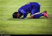 شادی مهدی قائدی پس از به ثمر رساندن گل دوم تیم استقلال