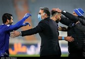 شادی ارسلان مطهری پس از به ثمر رساندن گل برتری تیم استقلال