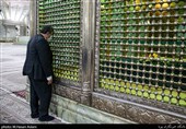 مهدی هاشمی رفسنجانی بر سر مزار پدرش در چهارمین سالگرد بزرگداشت ارتحال آیت الله هاشمی رفسنجانی