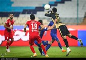دیدار تیم‌های فوتبال استقلال و پرسپولیس