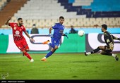 دیدار تیم‌های فوتبال استقلال و پرسپولیس