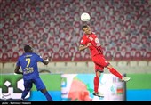 دیدار تیم‌های فوتبال استقلال و پرسپولیس