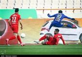 دیدار تیم‌های فوتبال استقلال و پرسپولیس