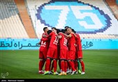 دیدار تیم‌های فوتبال استقلال و پرسپولیس