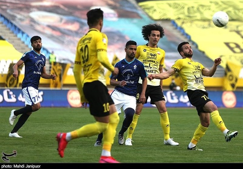 تیم فوتبال پرسپولیس , تیم فوتبال سپاهان اصفهان , تیم فوتبال فولاد خوزستان , تیم فوتبال آلومینیوم اراک , لیگ برتر فوتبال , فوتبال , 