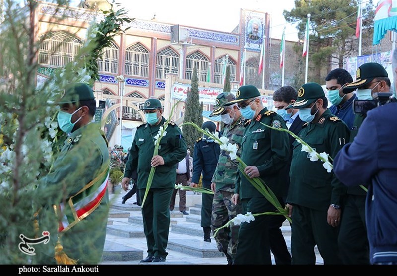 سرلشکر باقری در گلزار شهدای کرمان