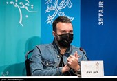 کامبیز دیرباز بازیگر در نشست خبری فیلم تک تیرانداز - سی و نهمین جشنواره فیلم فجر