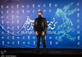 امیررضا دلاوری بازیگر فیلم تک تیرانداز در سی و نهمین جشنواره فیلم فجر