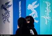 الناز شاکردوست بازیگر در پایان نشست خبری فیلم ابلق - سی و نهمین جشنواره فیلم فجر