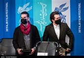 بهرام رادان و هوتن شکیبا در پایان نشست خبری فیلم ابلق - سی و نهمین جشنواره فیلم فجر