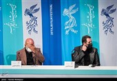 امیررضا دلاوری و عبدالرضا نصاری در نشست خبری فیلم تک تیرانداز - سی و نهمین جشنواره فیلم فجر