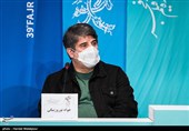 جواد نوروزبیگی تهیه کننده در نشست خبری فیلم روشن - سی و نهمین جشنواره فیلم فجر 