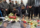 اعضای تیم پرسپولیس بر سر مزار میناوند و انصاریان حاضر شدند