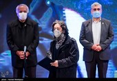 اهداء سیمرغ بلورین بهترین موسیقی متن سی و نهمین جشنواره فیلم فجر به حامد ثابت برای فیلم بی همه چیز