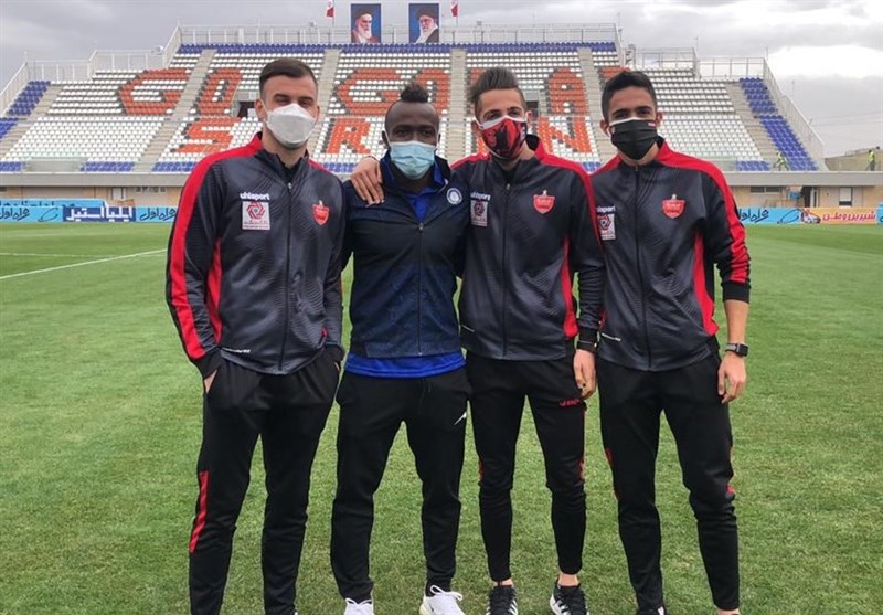 تیم فوتبال پرسپولیس , تیم فوتبال گلگهر سیرجان ,