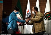 تقدیر از برگزیدگان در اختتامیه ششمین جشنواره هنر مقاومت