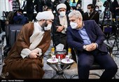 سورنا ستاری معاون علمی و فناوری رئیس جمهور و حجت‌الاسلام محسن قمی رئیس سازمان تبلیغات اسلامی در آیین رونمایی از سبد اول محصولات زندگی تبیان