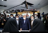 سورنا ستاری معاون علمی و فناوری رئیس جمهور در آیین رونمایی از سبد اول محصولات زندگی تبیان
