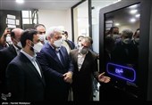سورنا ستاری معاون علمی و فناوری رئیس جمهور در آیین رونمایی از سبد اول محصولات زندگی تبیان