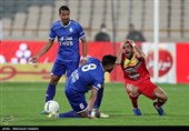 دیدار تیم های فوتبال استقلال و فولاد خوزستان