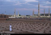 نمایی از مسجد النبی و قبرستان بقیع در مدینه منوره