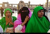 زائران و نمازگزاران مسجد النبی در مدینه منوره 