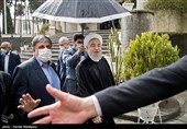 حجت‌الاسلام حسن روحانی رئیس جمهور در حاشیه آخرین جلسه هیئت دولت در سال 1399 