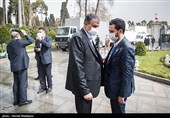 محمدجواد آذری جهرمی وزیر ارتباطات و محمد اسلامی وزیر راه و شهرسازی در حاشیه آخرین جلسه هیئت دولت در سال 1399