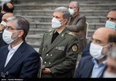 امیر سرتیپ حاتمی وزیر دفاع در حاشیه آخرین جلسه هیئت دولت در سال 1399