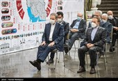 محمود واعظی رئیس دفتر رئیس جمهور و اسحاق جهانگیری معاول اول رئیس جمهور در حاشیه آخرین جلسه هیئت دولت در سال 1399