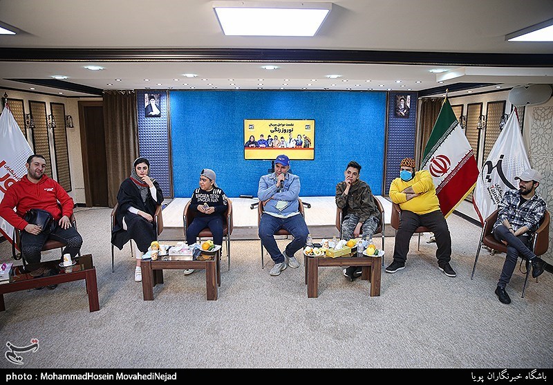 حضور عوامل سریال نوروز رنگی در خبرگزاری تسنیم