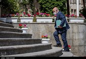  بیژن زنگنه وزیر نفت در حاشیه جلسه هیئت دولت 