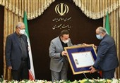 آیین تودیع و معارفه حسام‌الدین آشنا و علی ربیعی برگزار شد