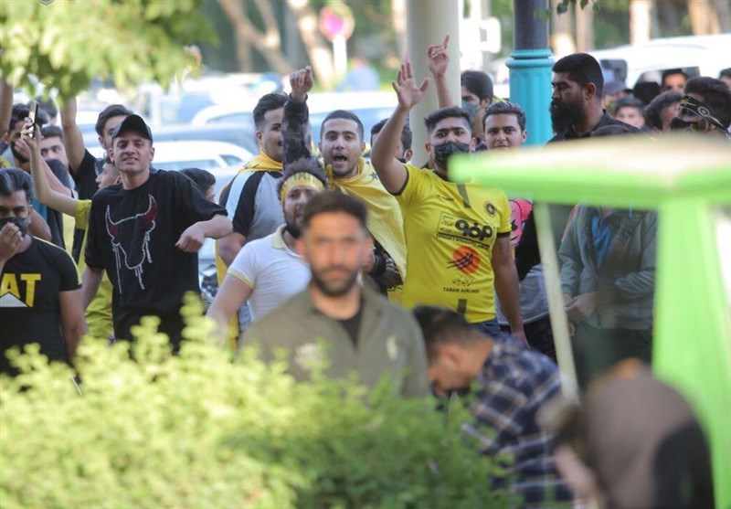 تیم فوتبال پرسپولیس , تیم فوتبال سپاهان اصفهان , فوتبال ,