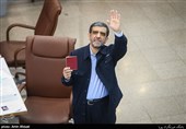 حضور عزت الله ضرغامی در ستاد انتخابات کشور