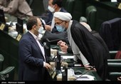 نصرالله پژمان‌فر و سیدنظام الدین موسوی در صحن علنی مجلس شورای اسلامی
