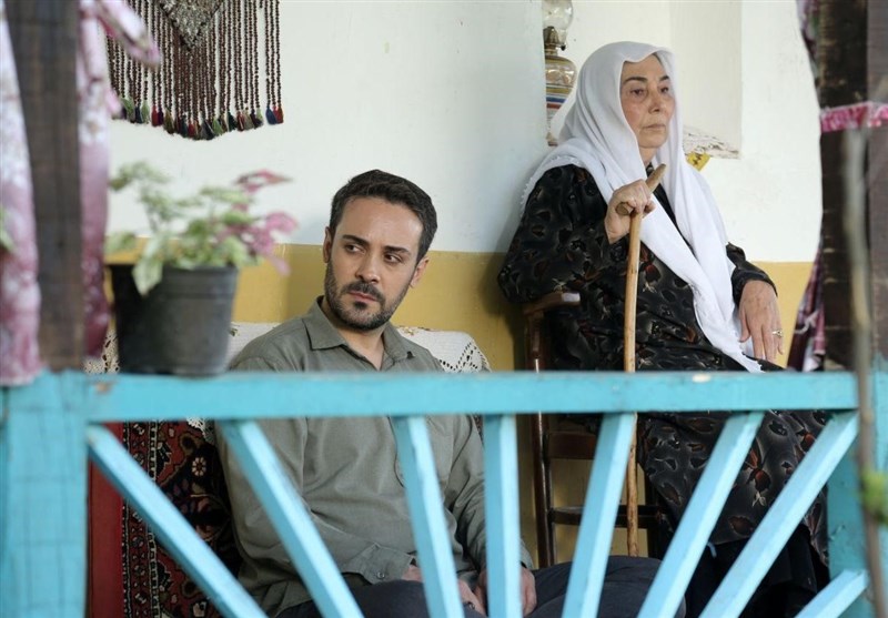 سریال در کنار پروانه ها