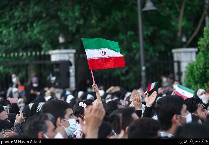 پویش دعوت حضور در میدان راه آهن تهران