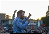 میثم مطیعی درپویش دعوت حضور میدان راه آهن تهران