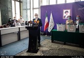 عباسعلی کدخدایی در محل صندوق اخذ رای در شورای نگهبان