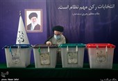 آیت‌الله سید احمد خاتمی در محل صندوق اخذ رای در شورای نگهبان