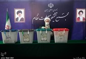 آیت الله آملی لاریجانی رئیس مجمع تشخیص مصلحت نظام  در محل صندوق اخذ رای در شورای نگهبان