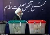 آیت الله آملی لاریجانی رئیس مجمع تشخیص مصلحت نظام  در محل صندوق اخذ رای در شورای نگهبان