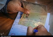 محسن رضایی میرقائد نامزد سیزدهمین دوره ریاست جمهوری اسلامی پای صندوق رای در حرم مطهر حضرت عبدالعظیم حسنی(ع) شهرری
