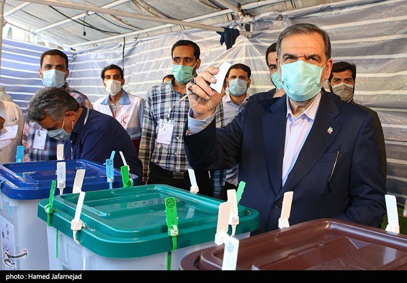 محسن رضایی میرقائد نامزد سیزدهمین دوره ریاست جمهوری اسلامی پای صندوق رای در حرم مطهر حضرت عبدالعطیم الحسنی(ع) شهرری