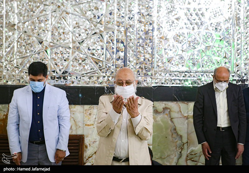 مهدی چمران نمایندگی ششمین دوره انتخابات شورای شهر تهران  در حرم حضرت عبدالعظیم حسنی(ع)