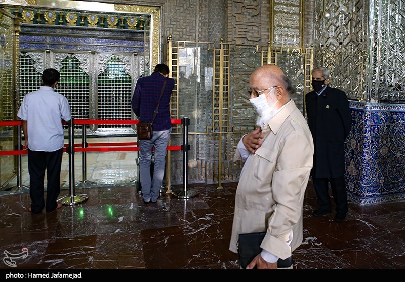 مهدی چمران نمایندگی ششمین دوره انتخابات شورای شهر تهران  در حرم حضرت عبدالعظیم حسنی(ع)