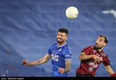 تیم فوتبال استقلال تهران در دیدار با تیم فوتبال پدیده مشهد