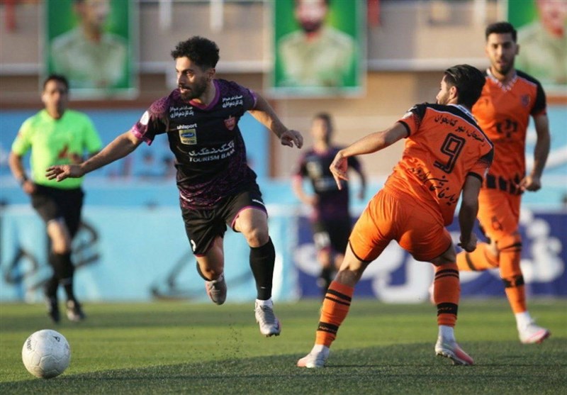 کرمانی مقدم: تعویض گل‌محمدی عالی و بموقع بود/ خیالم از قهرمانی پرسپولیس راحت است